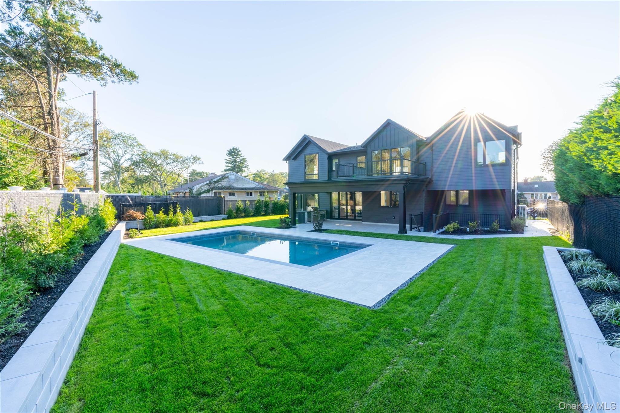 #9 photo, 487 Davie Street, Westbury , NY 11590