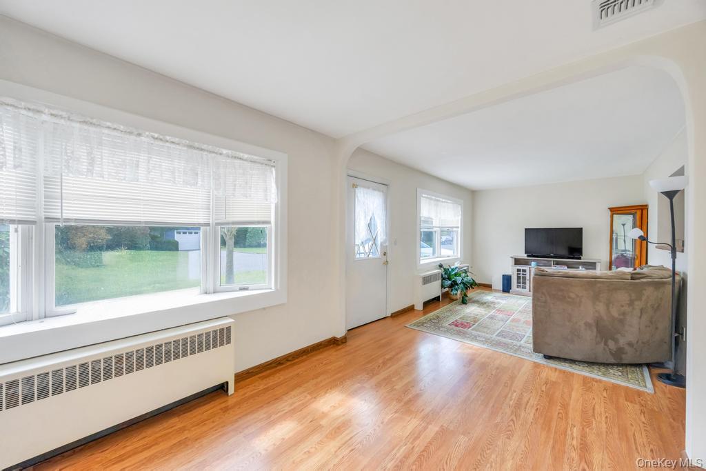 #8 photo, 124 E 12th Street, Huntington Station , NY 11746