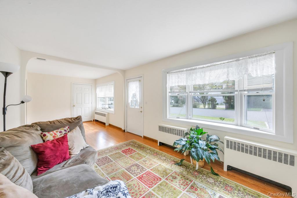 #9 photo, 124 E 12th Street, Huntington Station , NY 11746