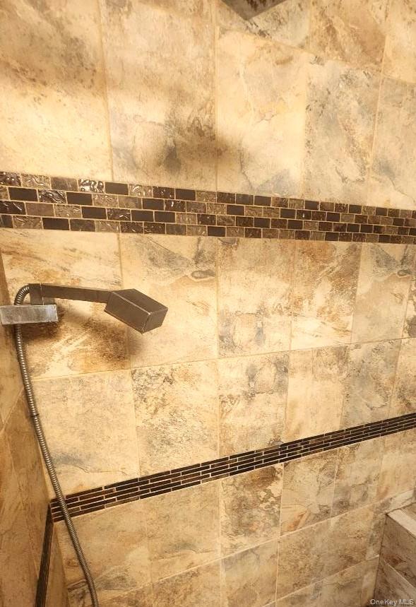 #13 photo, 363 Clarendon Road, ナッソー郡 Uniondale , NY 11553