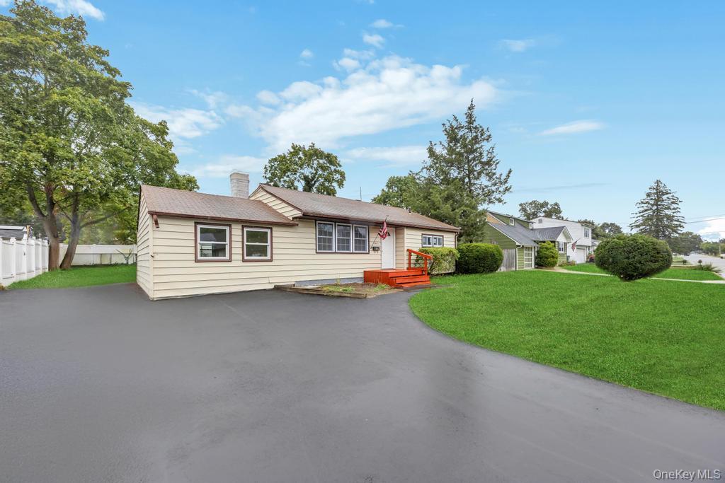 #1 photo, 148 Claywood Drive, 롱 아일랜드 Brentwood , NY 11717