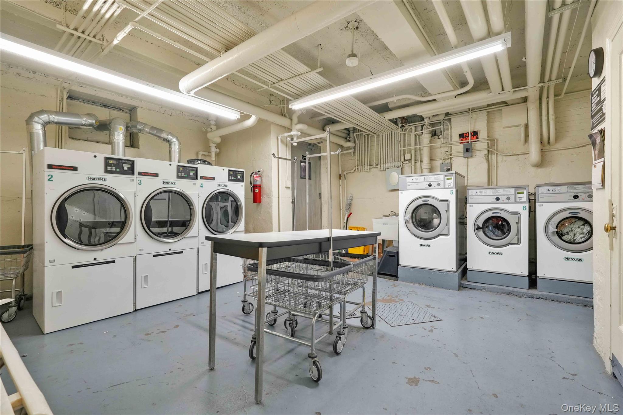 #10 photo, 30-83 Crescent Street, クイーンズ区 Astoria , NY 11102