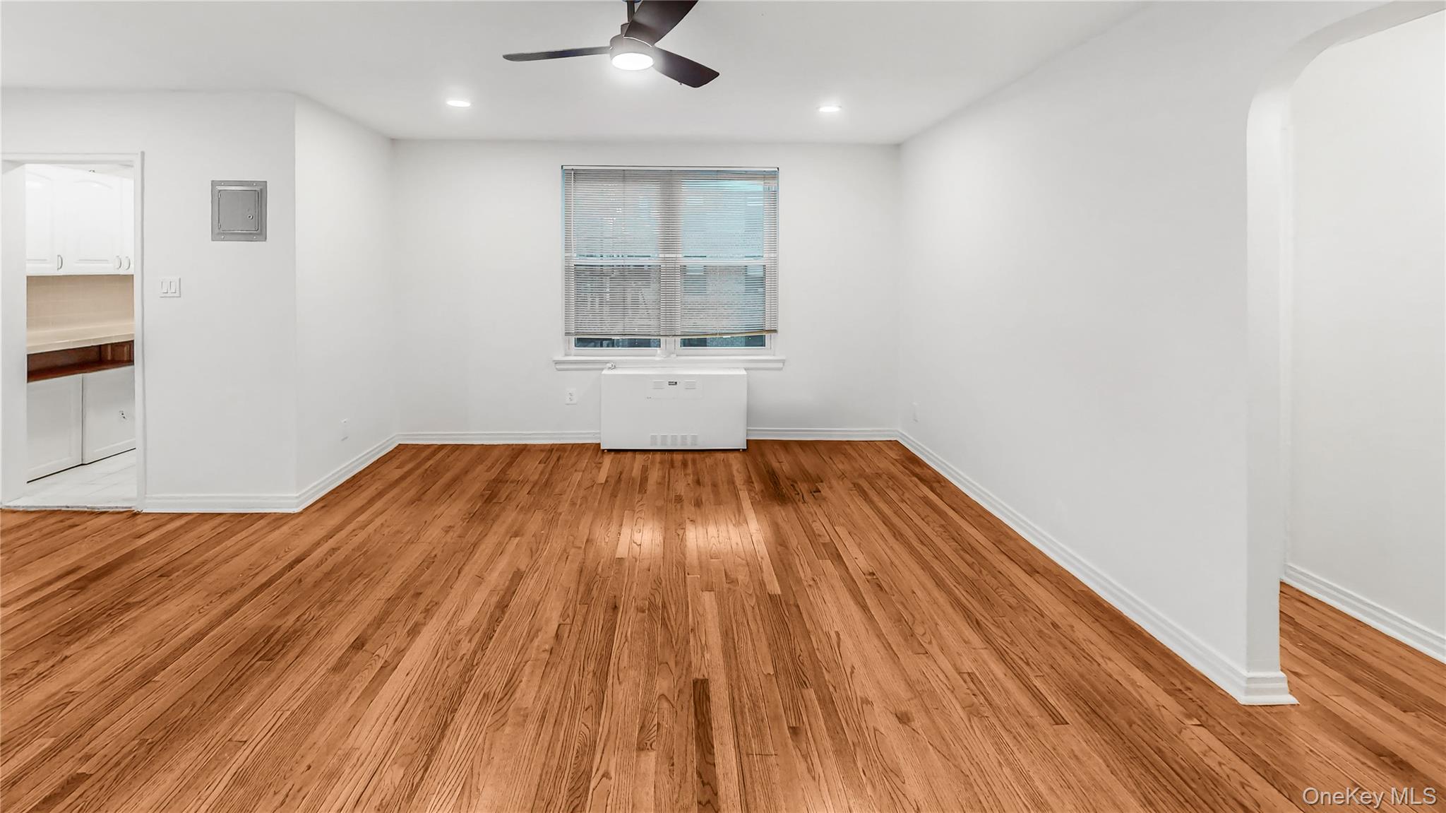 #4 photo, 2255 78th Street, クイーンズ区 East Elmhurst , NY 11370