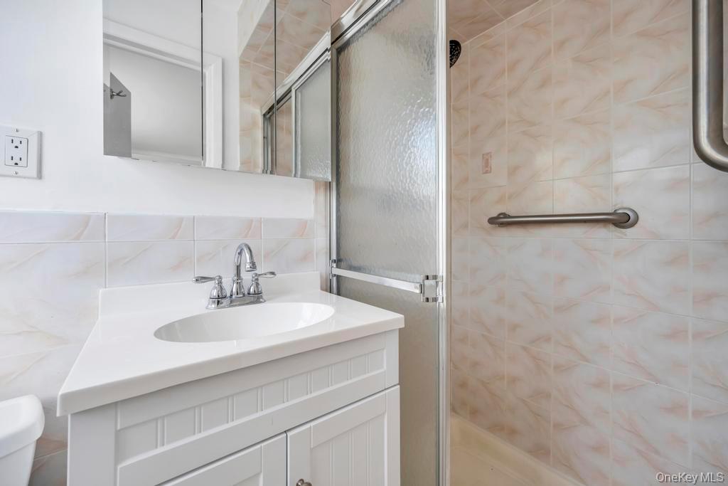 #13 photo, 2566 Hyacinth Street, Westbury , NY 11590