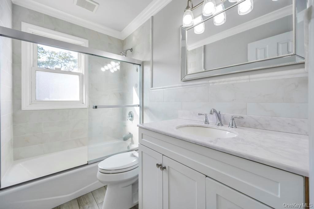 #16 photo, 2566 Hyacinth Street, Westbury , NY 11590