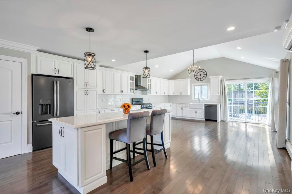 #3 photo, 2566 Hyacinth Street, Westbury , NY 11590