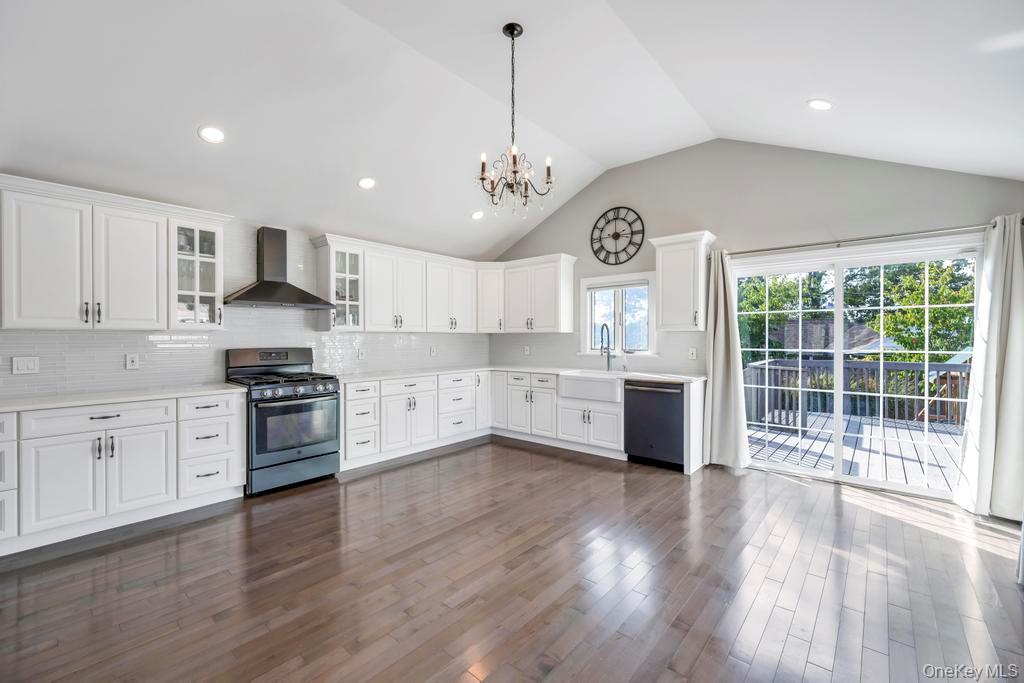 #6 photo, 2566 Hyacinth Street, Westbury , NY 11590