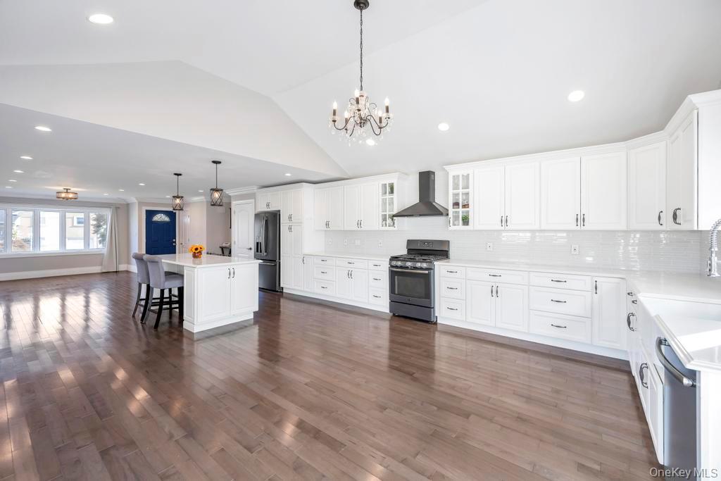 #8 photo, 2566 Hyacinth Street, Westbury , NY 11590