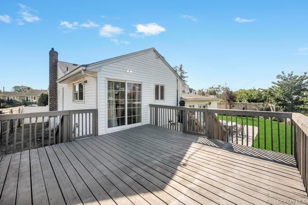 #9 photo, 2566 Hyacinth Street, Westbury , NY 11590