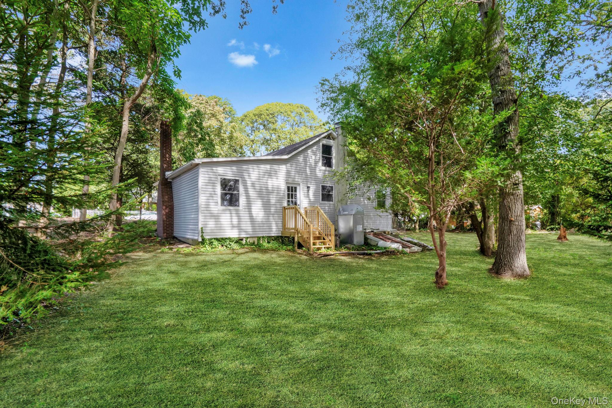 #19 photo, 36 Kensington Avenue, Selden , NY 11784