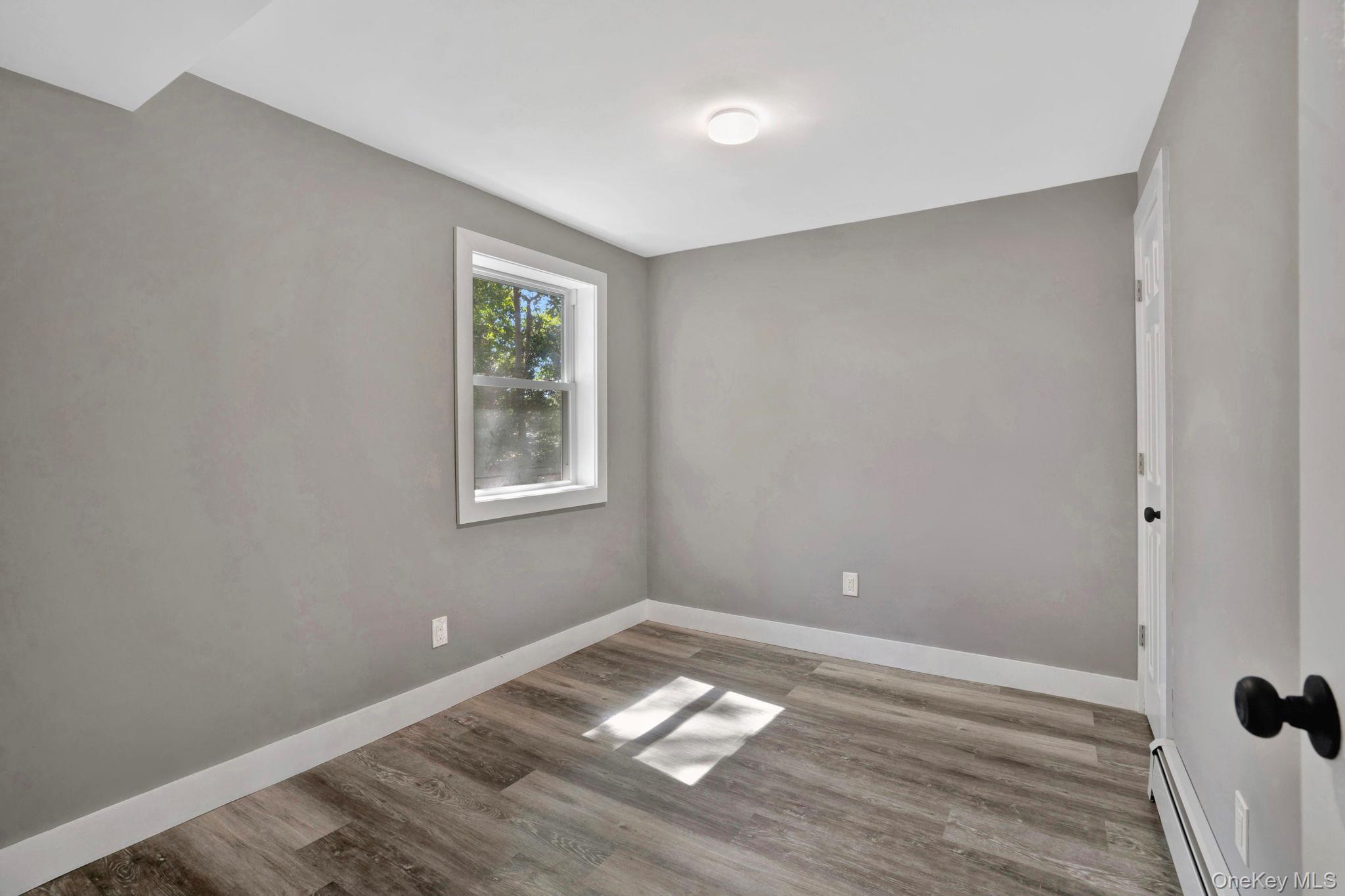 #7 photo, 36 Kensington Avenue, Selden , NY 11784