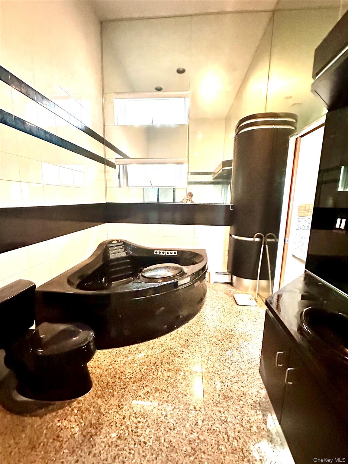 #19 photo, 1027 Windermere Road, Franklin Square , NY 11010