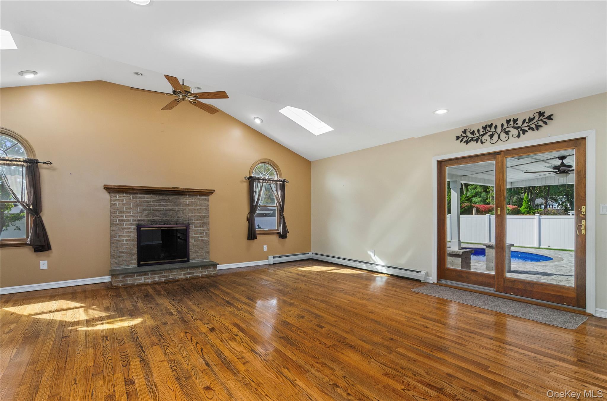 #11 photo, 122 Dougherty Avenue, Holbrook , NY 11741