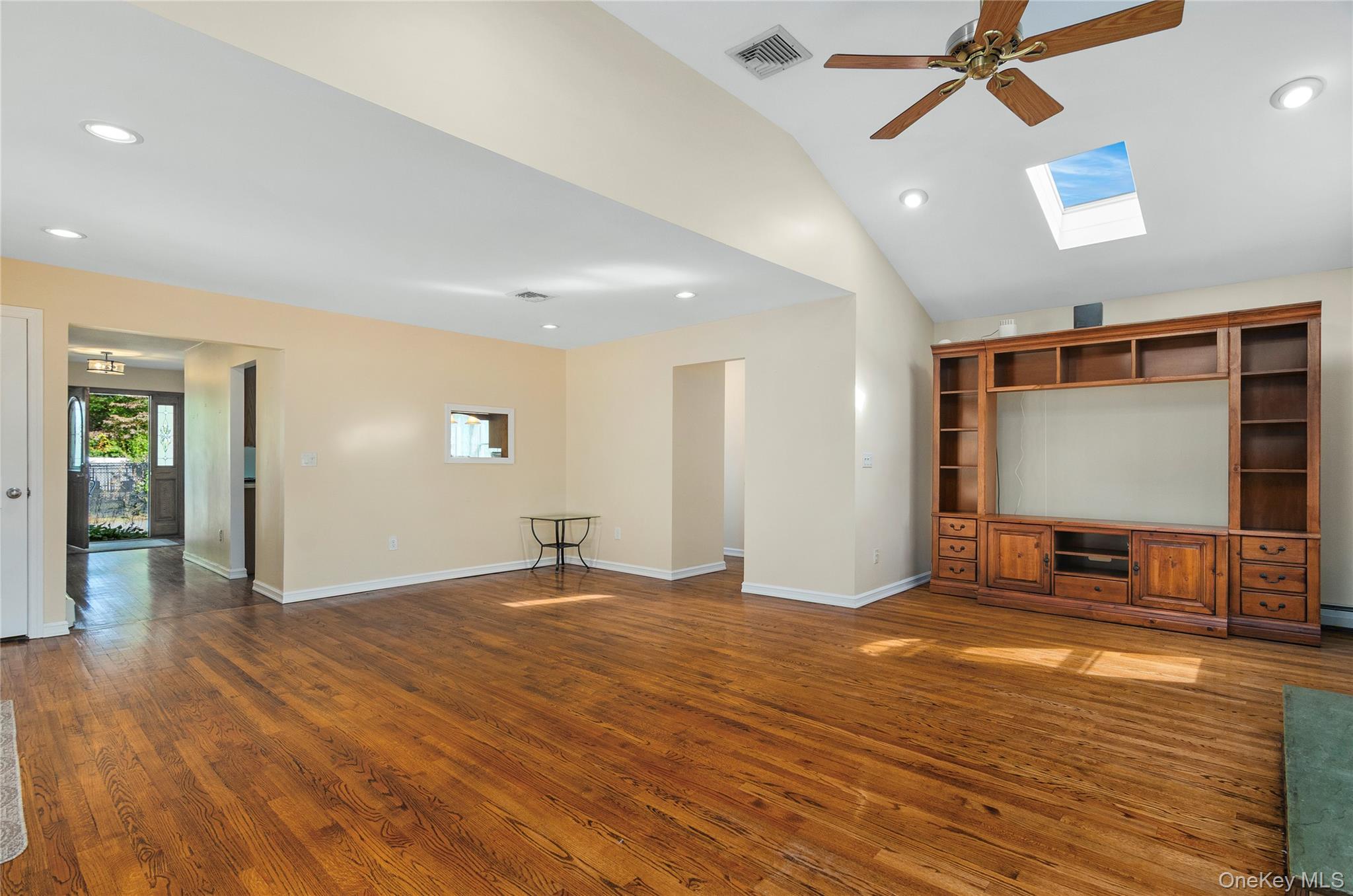 #13 photo, 122 Dougherty Avenue, Holbrook , NY 11741