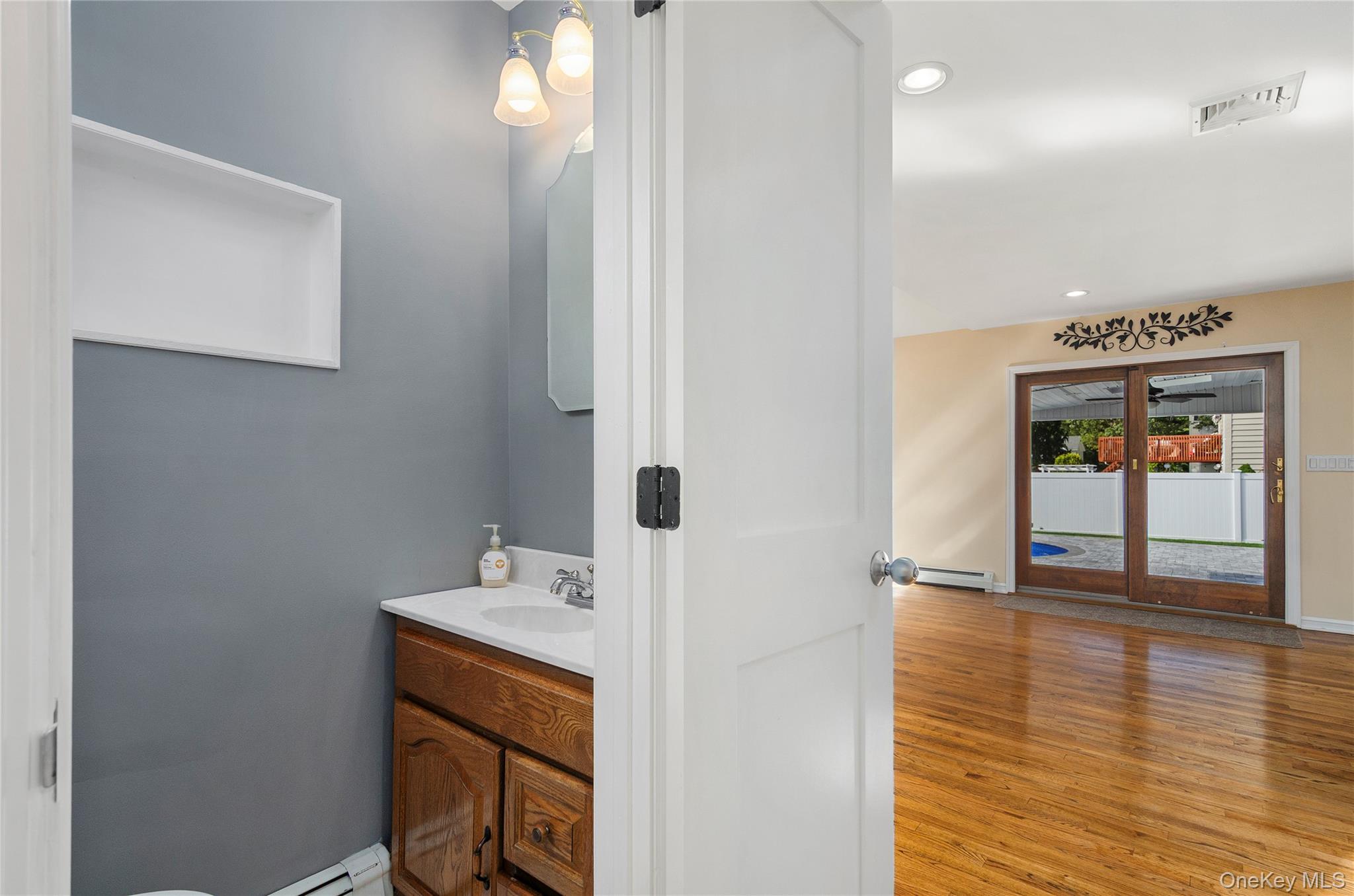 #15 photo, 122 Dougherty Avenue, Holbrook , NY 11741