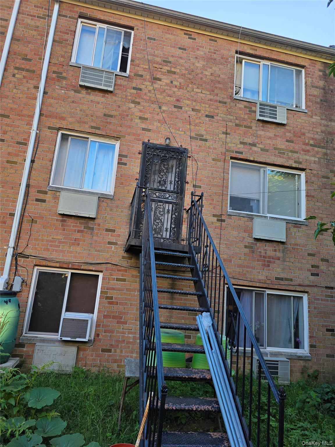 #18 photo, 3232 Ely Avenue, Bronx , NY 10469