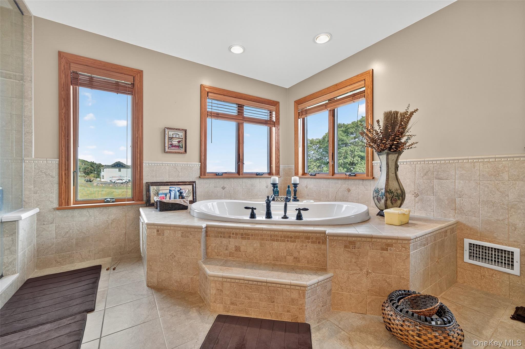 #20 photo, 4 Rachel court, Bloomingburg , NY 12721