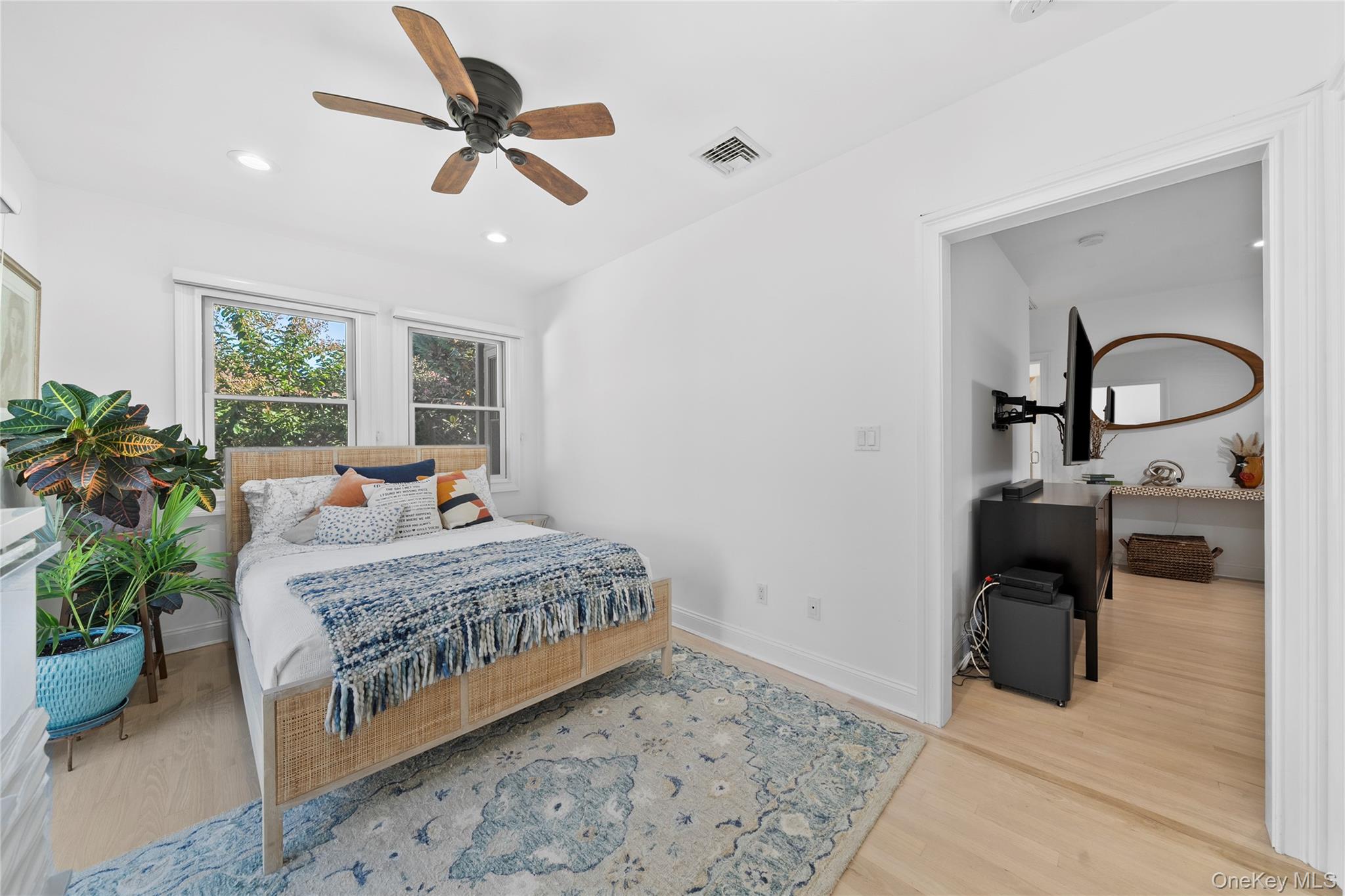 #12 photo, 18 Clark Street, Long Beach , NY 11561