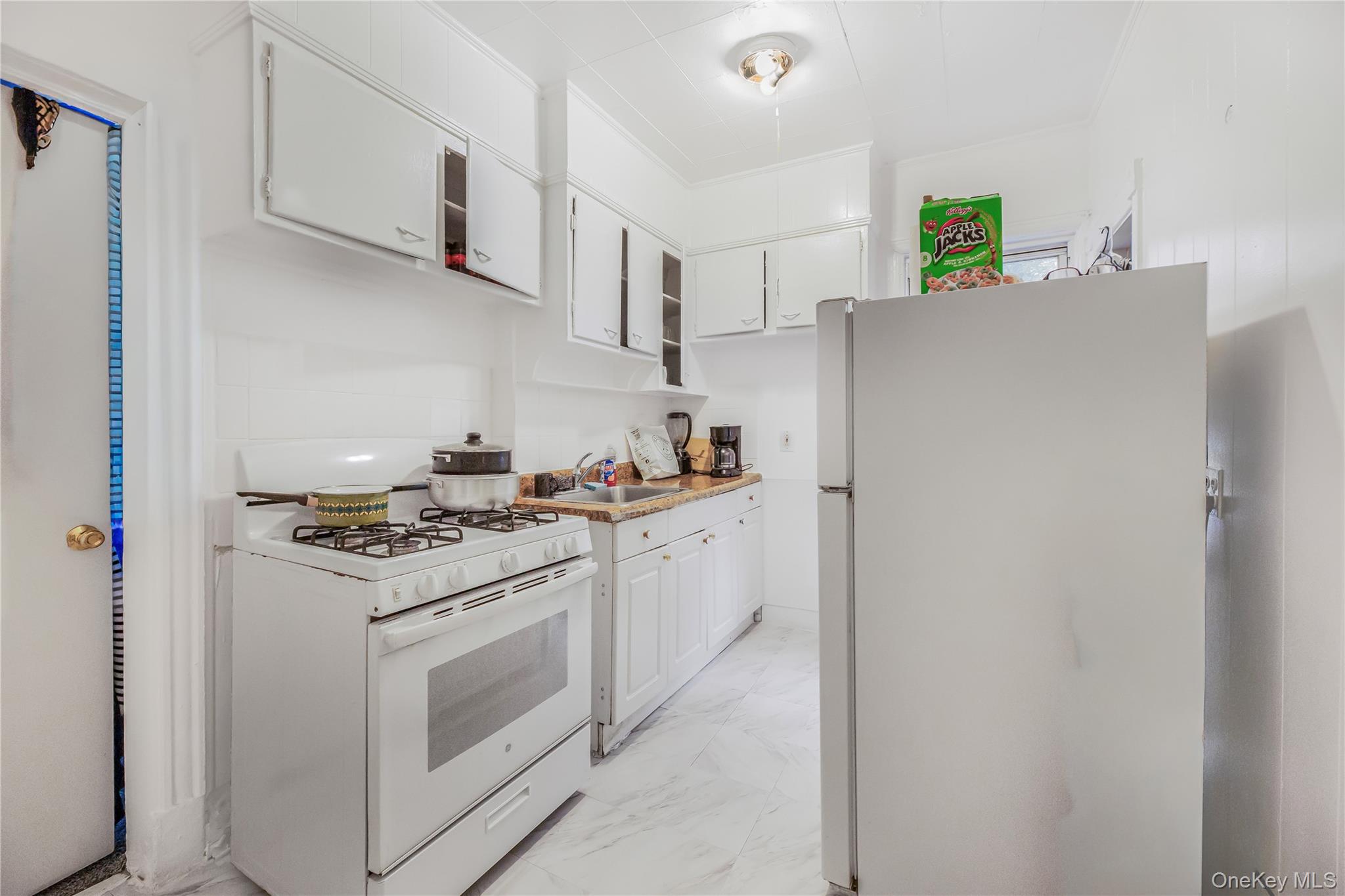 #12 photo, 38 Carroll Street, Yonkers , NY 10705