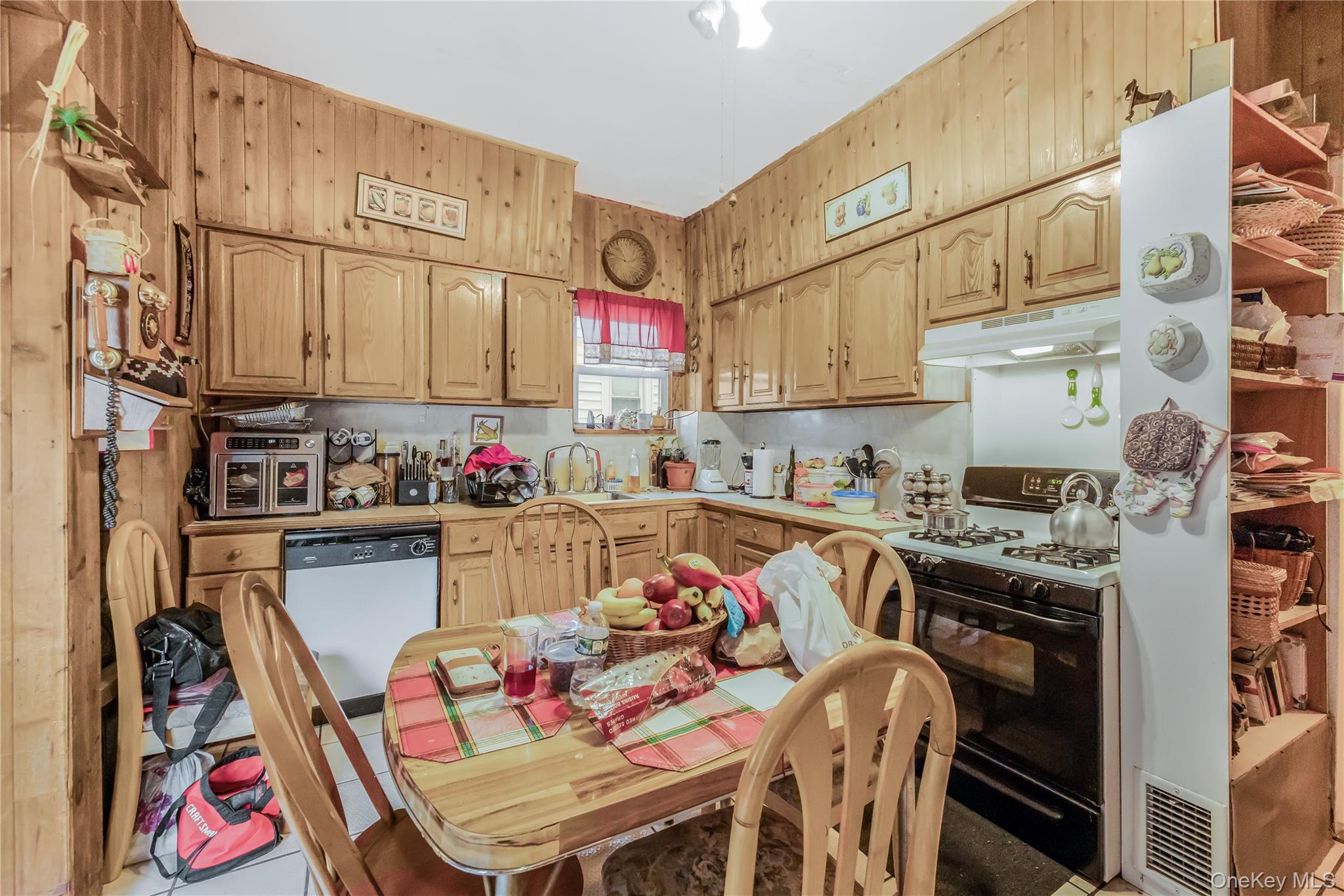 #6 photo, 38 Carroll Street, Yonkers , NY 10705