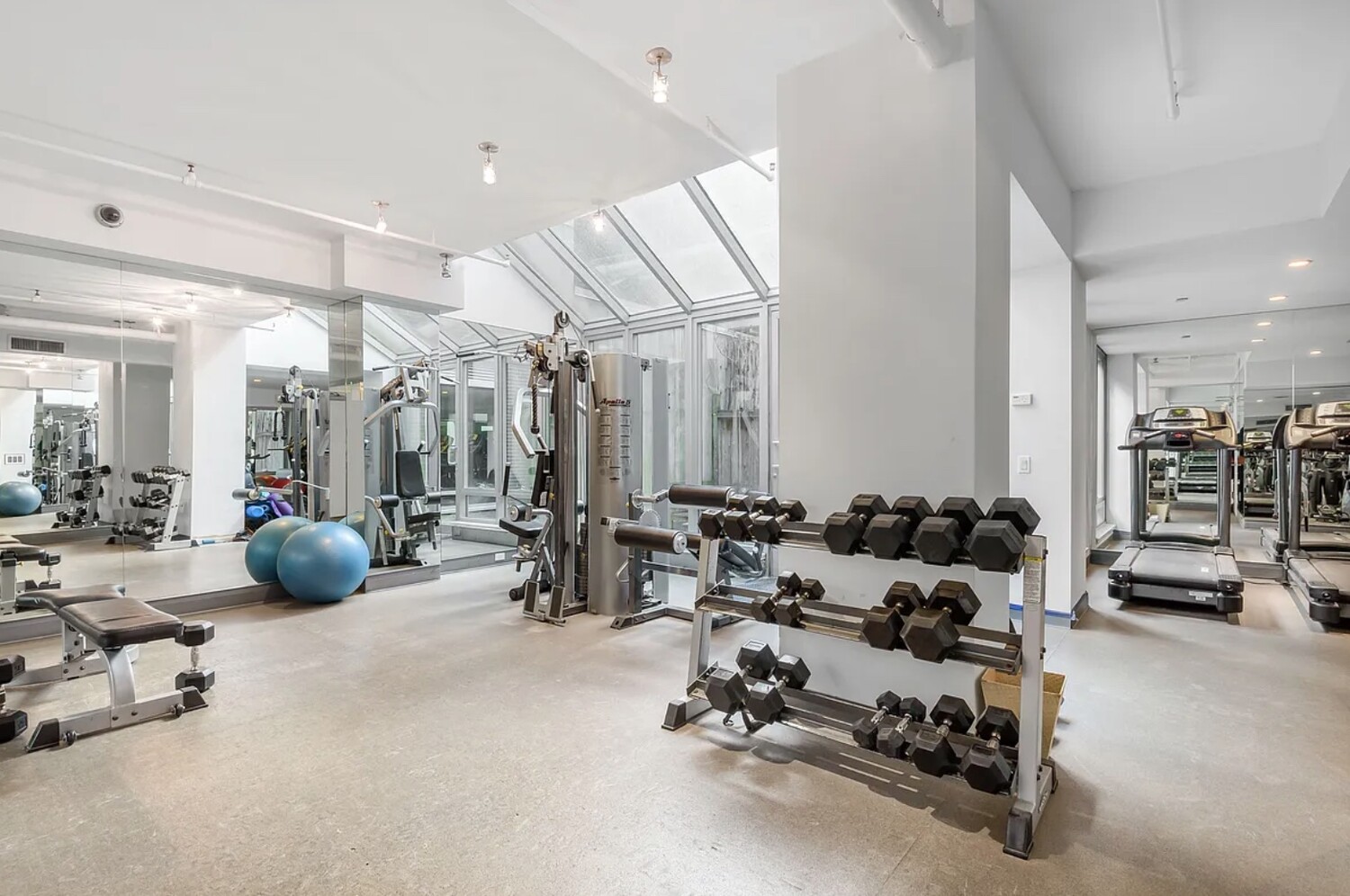 #12 photo, 163 W 18TH Street, マンハッタン Chelsea , NY 10011