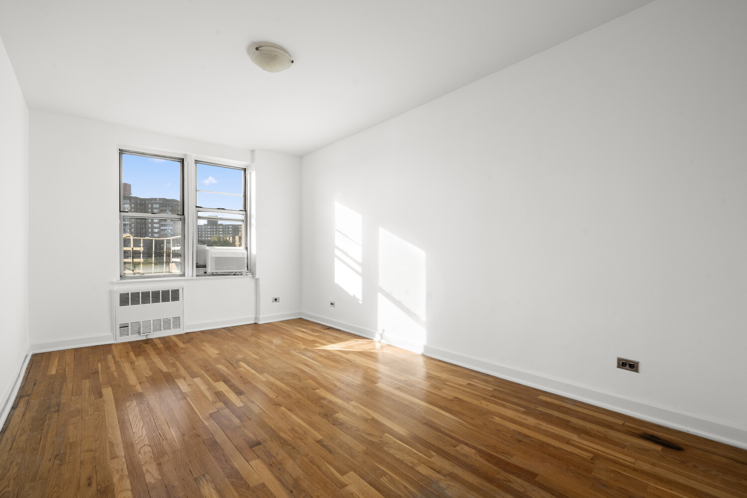 #10 photo, 3512 OXFORD Avenue, Central Riverdale , NY 10463