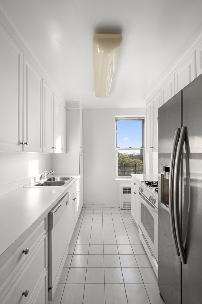 #8 photo, 3512 OXFORD Avenue, Central Riverdale , NY 10463