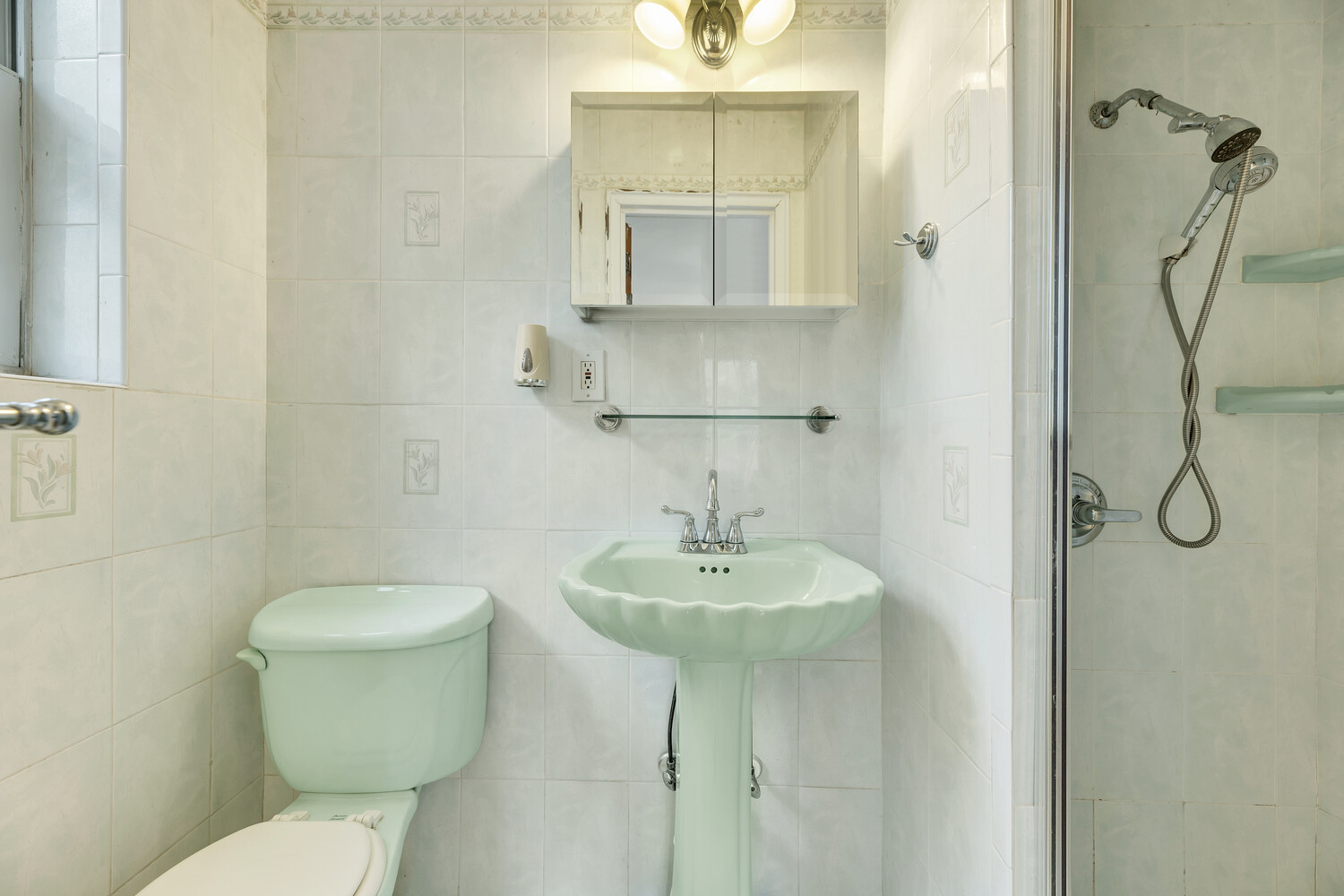 #10 photo, 1620 Ave I, ブルックリン区 Midwood , NY 11230