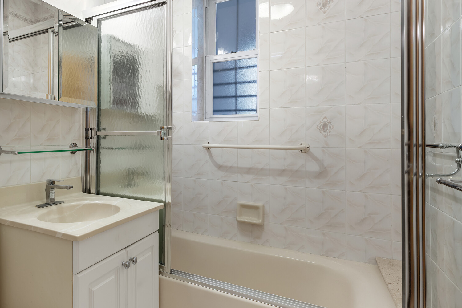 #8 photo, 1620 Ave I, ブルックリン区 Midwood , NY 11230