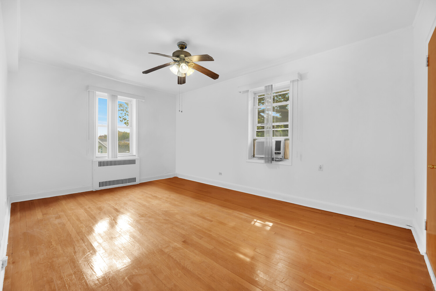 #9 photo, 1620 Ave I, ブルックリン区 Midwood , NY 11230