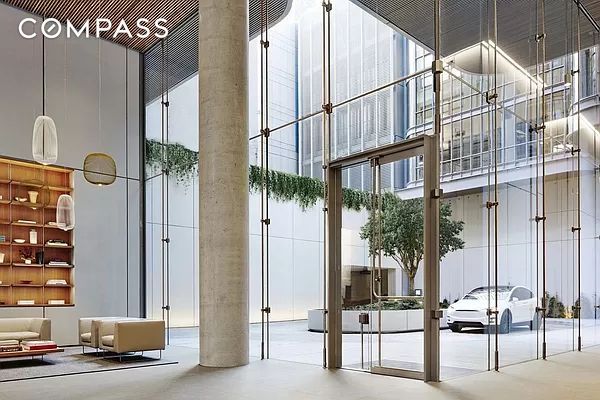 #8 photo, New York City, マンハッタン Hudson Square , NY 10013