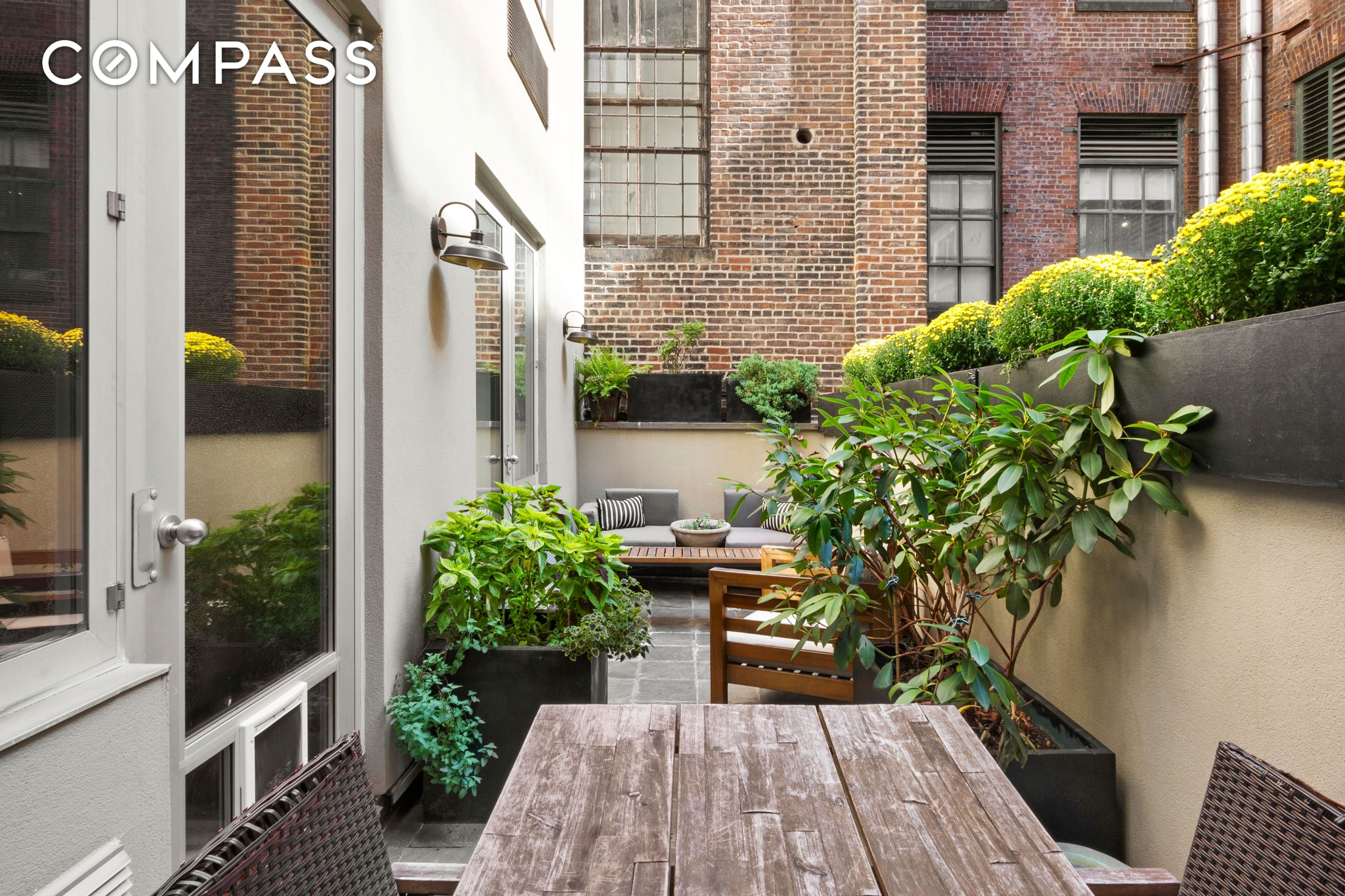 #13 photo, 116 W 22nd Street, Chelsea , NY 10011