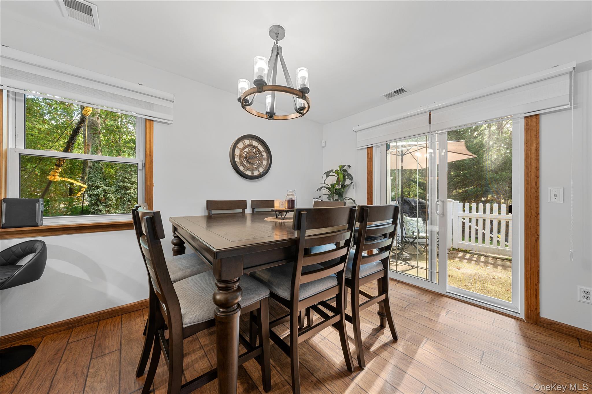 #12 photo, 18 Lindsey Court, サフォーク郡 Holtsville , NY 11742