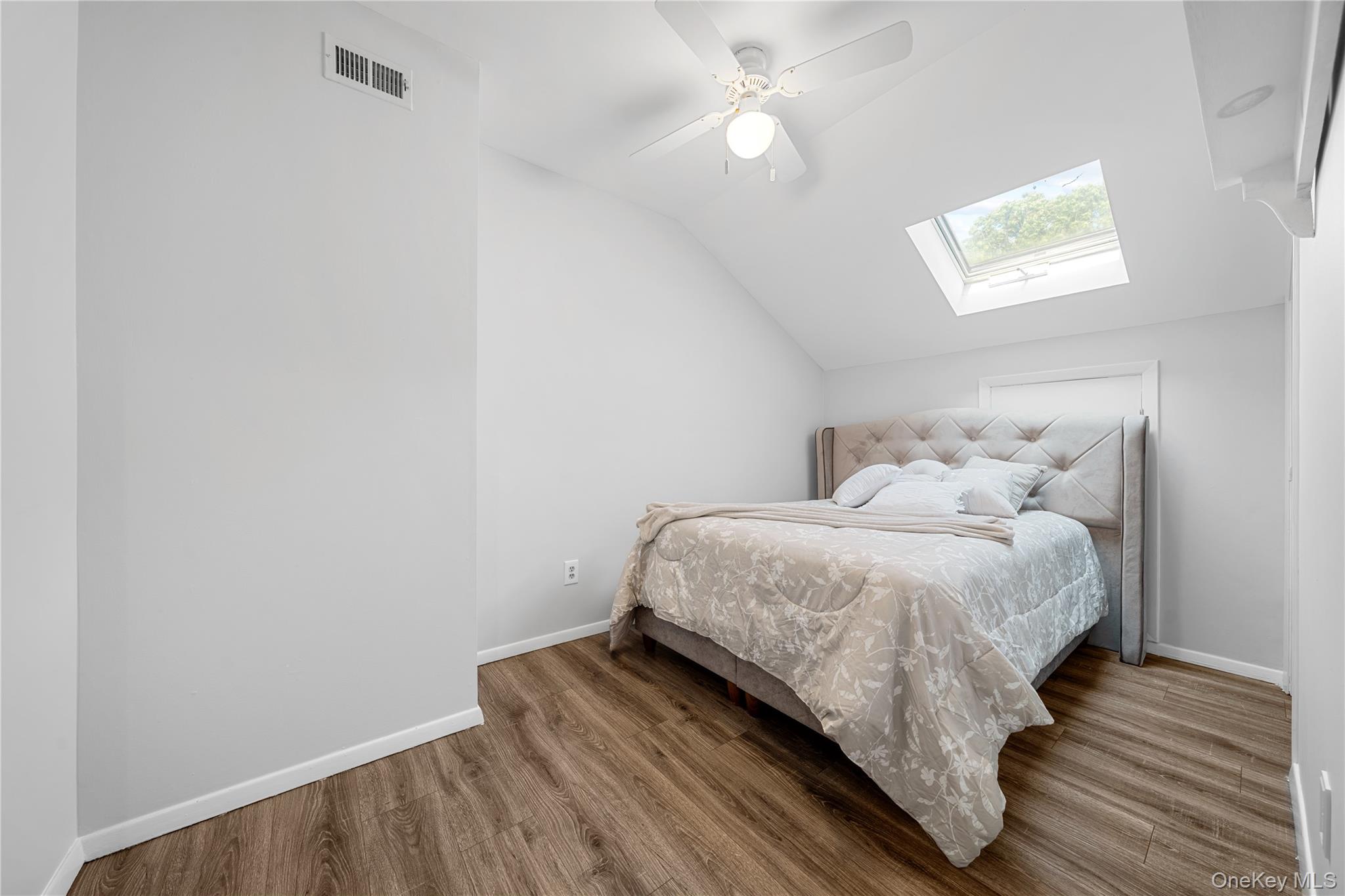 #20 photo, 18 Lindsey Court, サフォーク郡 Holtsville , NY 11742