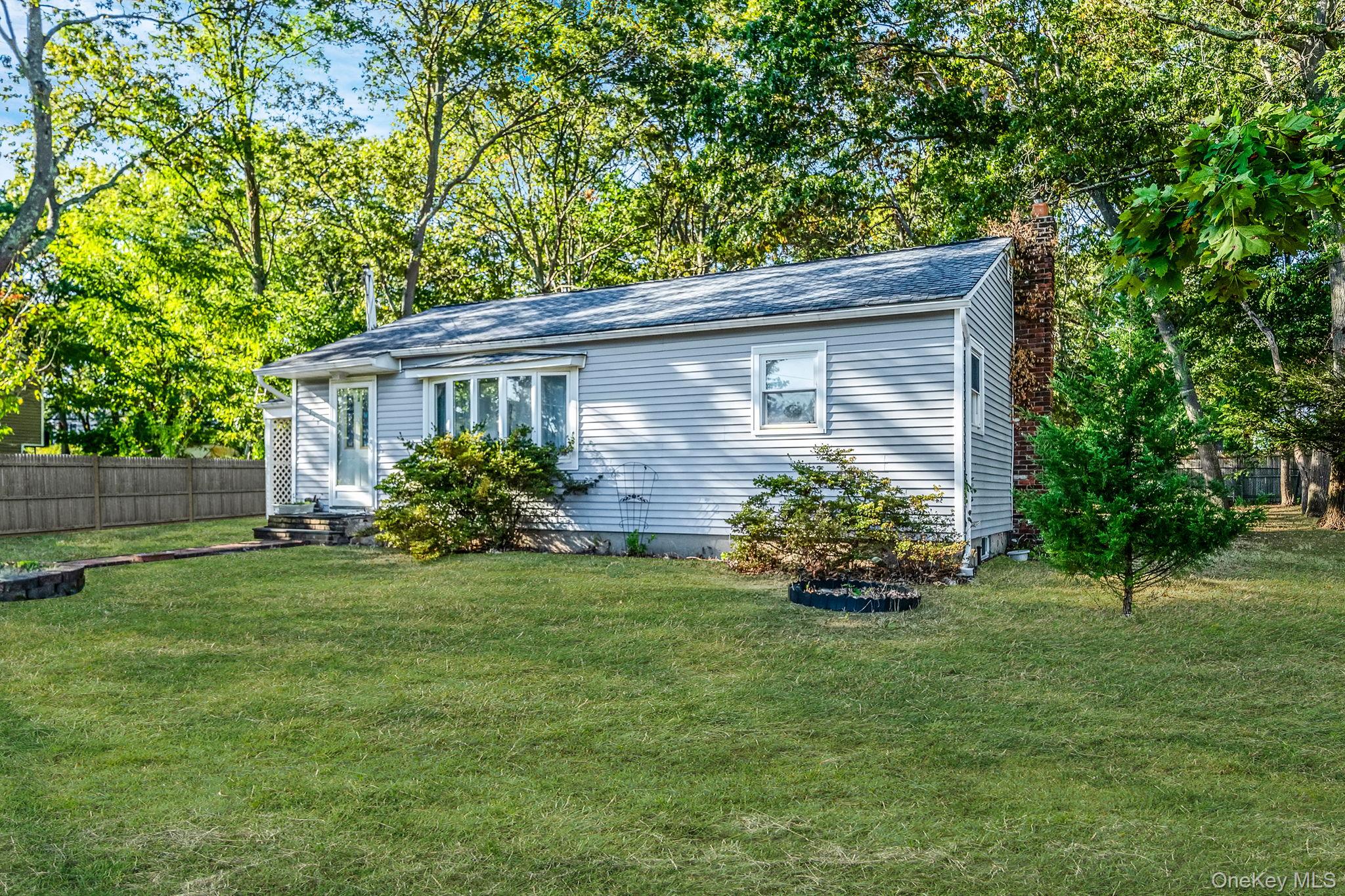 #1 photo, 529 Elder Lane, سوفولك Ronkonkoma , NY 11779