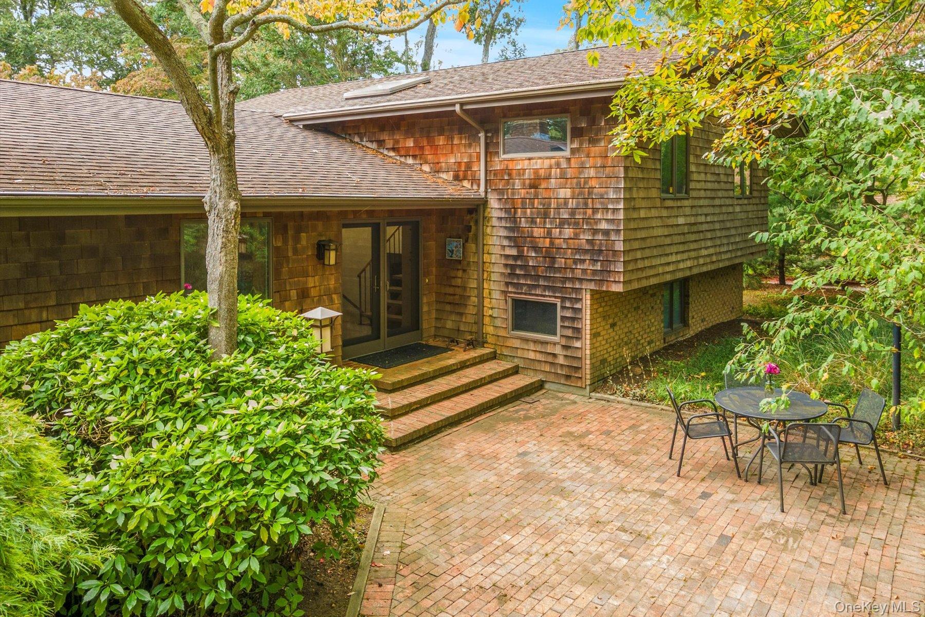 #2 photo, 1425 Laurelwood Drive, サフォーク郡 Laurel , NY 11948