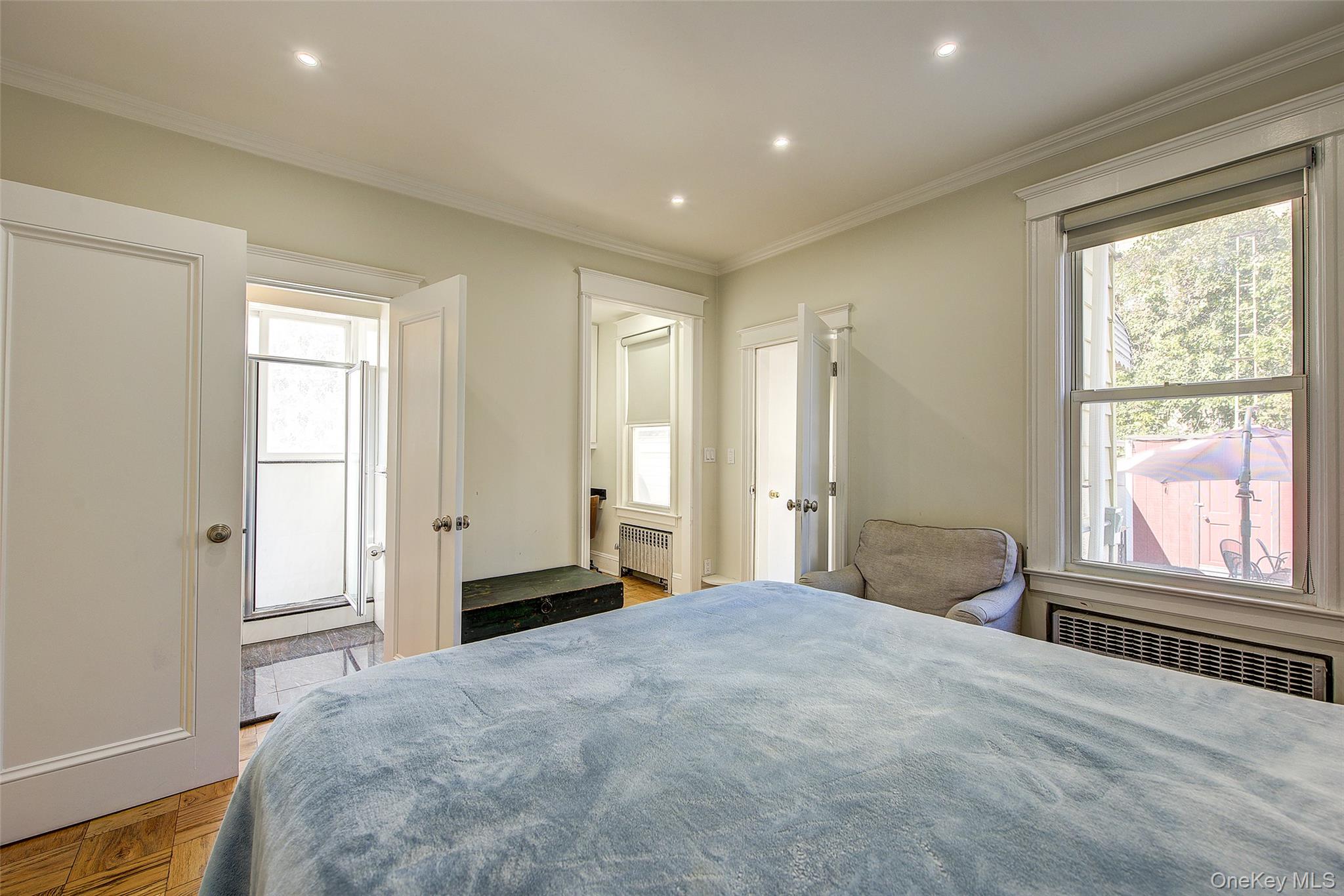 #18 photo, 85-21 56th Avenue, Elmhurst , NY 11373