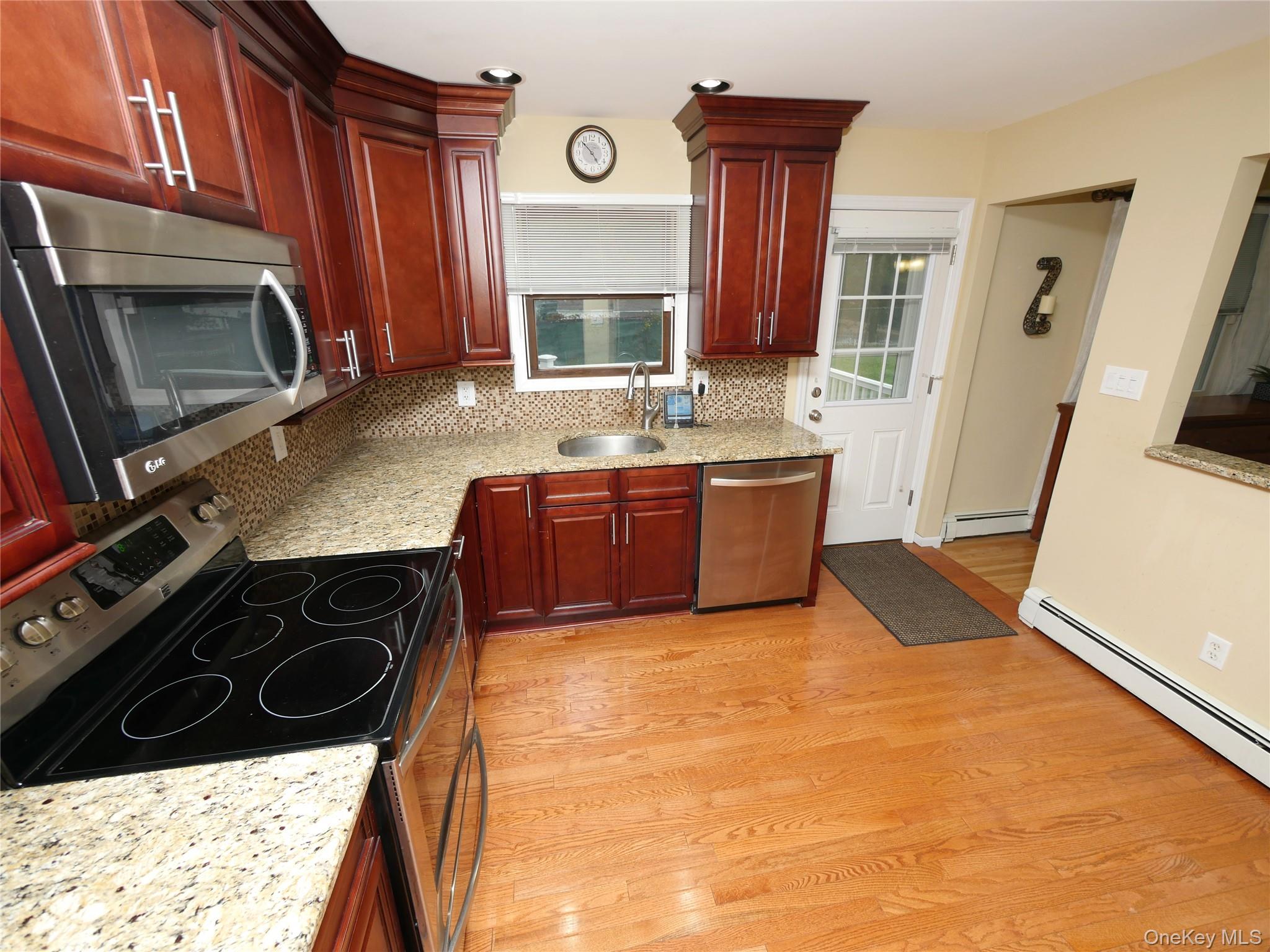 #10 photo, 20 Whitestone Road, サフォーク郡 Sound Beach , NY 11789