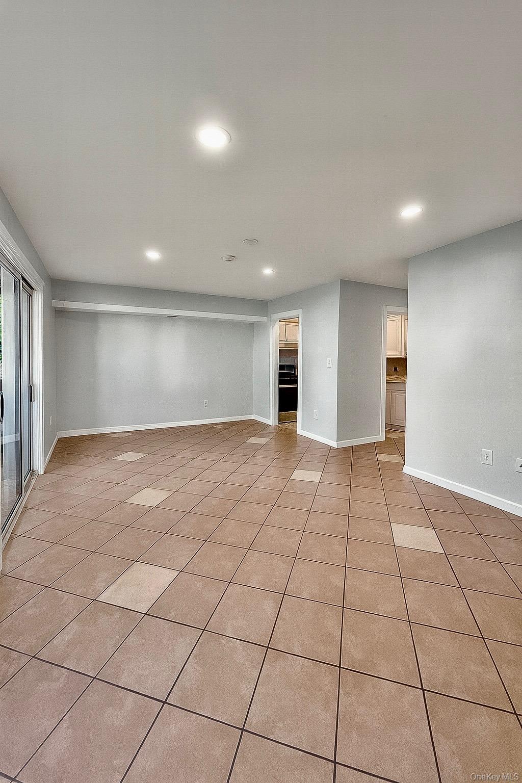 #4 photo, 263 Fairview Circle, 东长岛 Middle Island , NY 11953