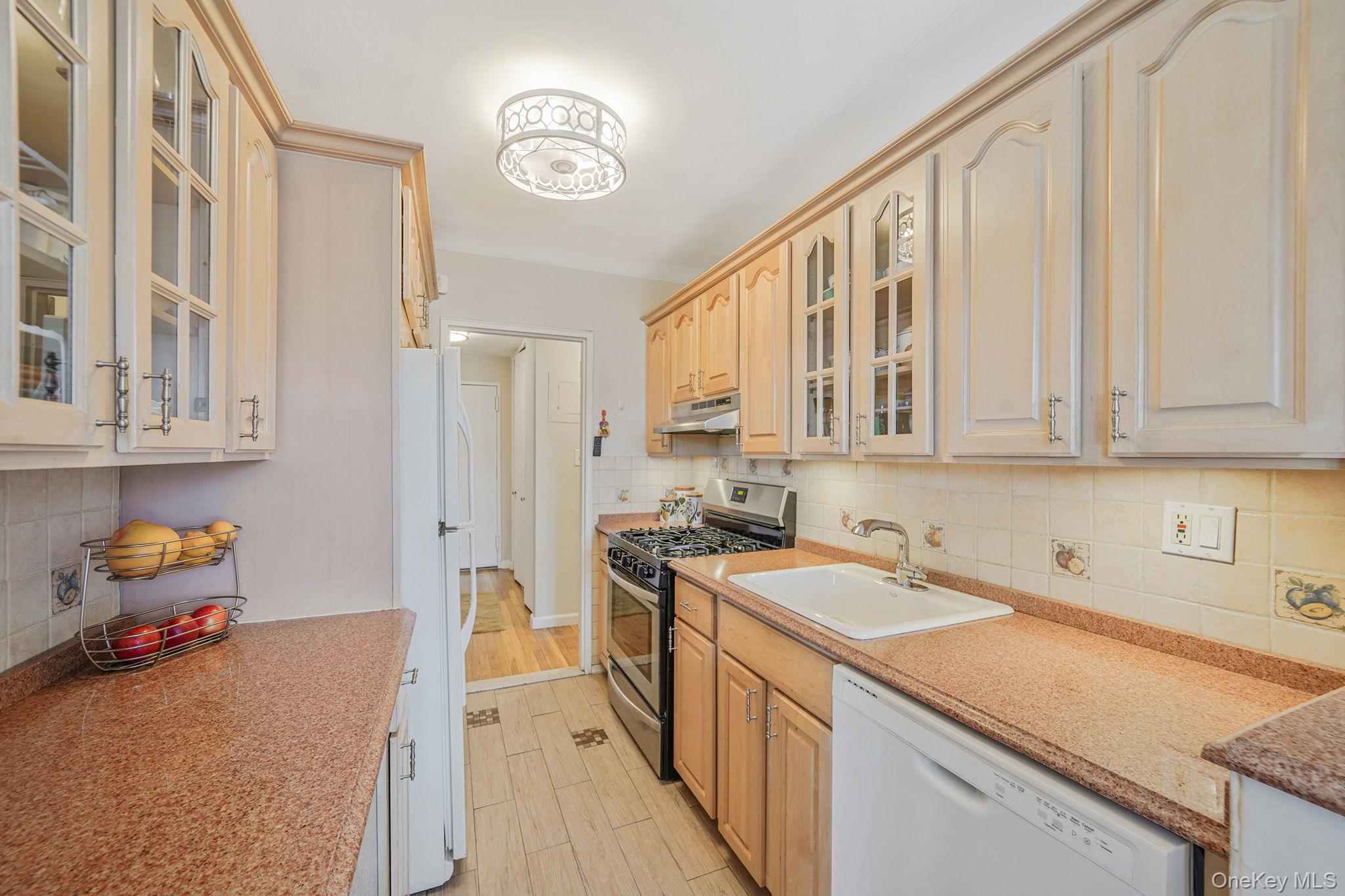 #19 photo, 8509 151st Avenue, Howard Beach , NY 11414