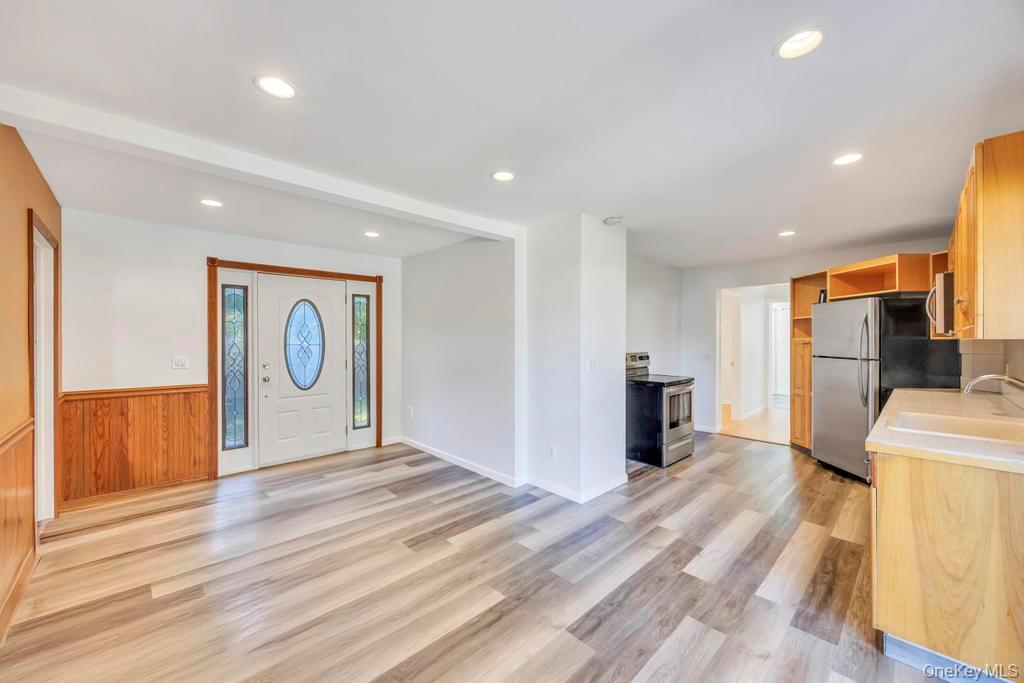 #6 photo, 36 7th Avenue, Brentwood , NY 11717