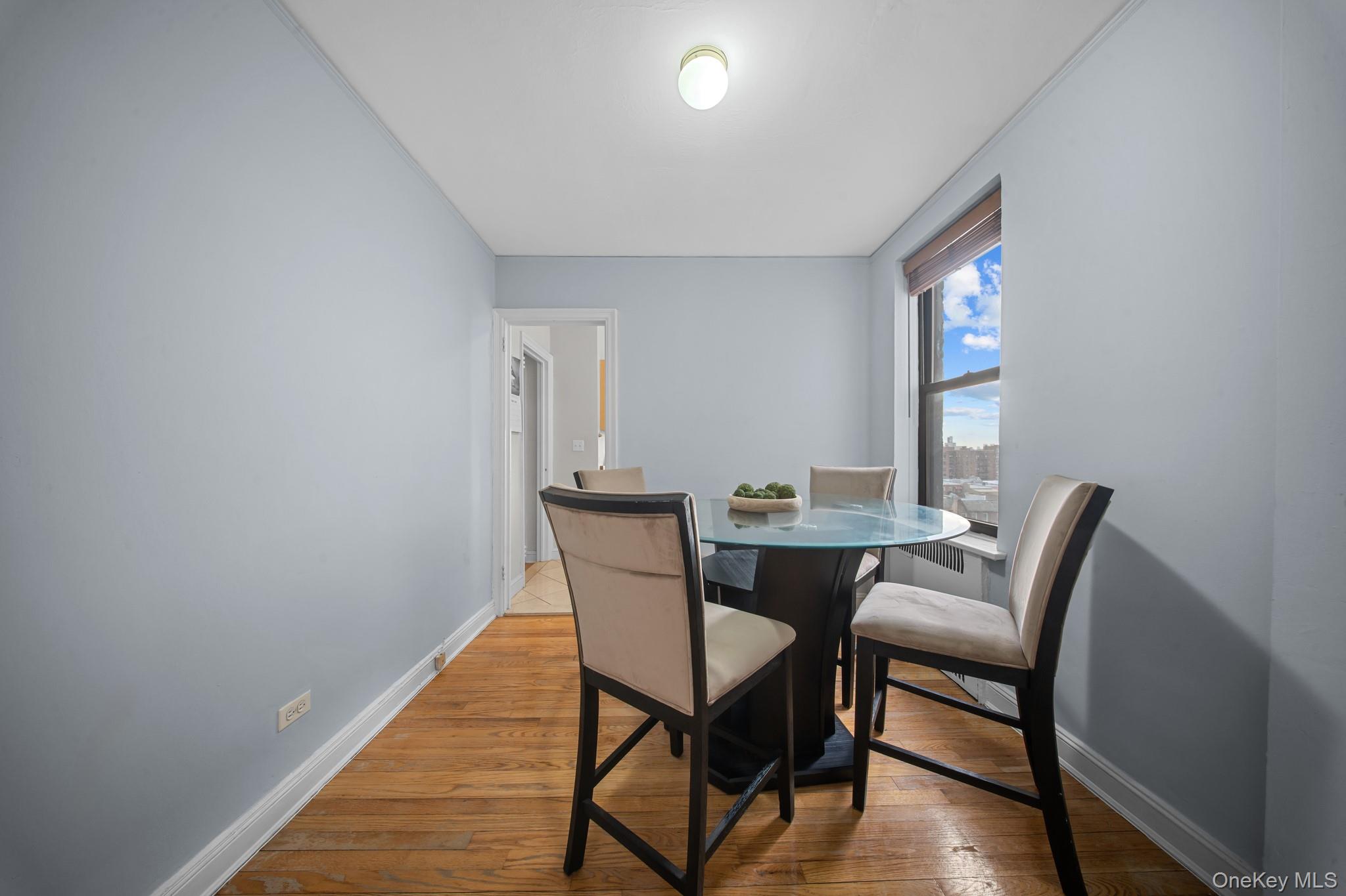 #17 photo, 98-120 Queens Boulevard, クイーンズ区 Rego Park , NY 11374