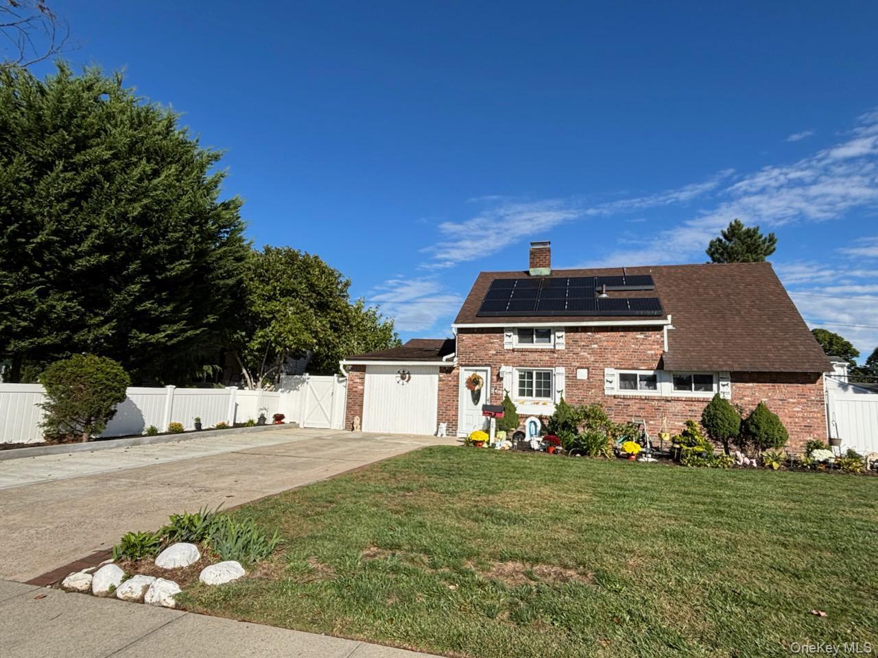 #1 photo, 25 Arcadia Lane, Hicksville , NY 11801