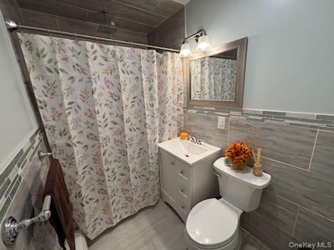 #12 photo, 25 Arcadia Lane, Hicksville , NY 11801