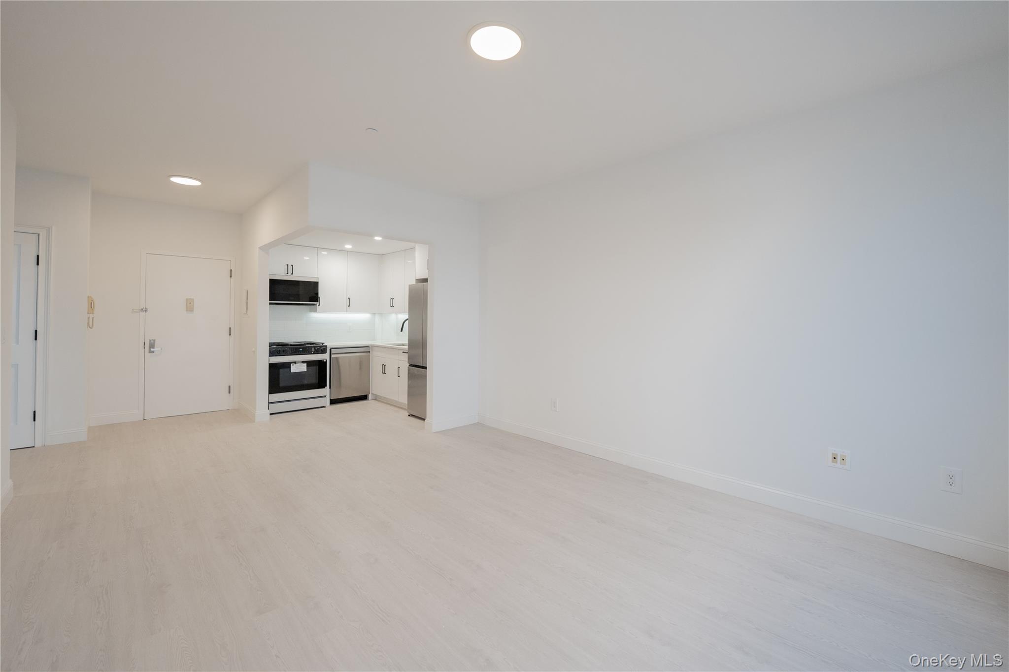 #4 photo, 14-34 110th Street, クイーンズ区 College Point , NY 11356