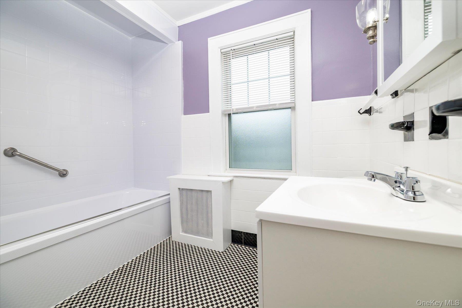 #13 photo, 25 Aldred, Rockville Centre , NY 11570