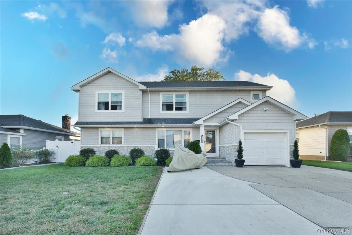 #1 photo, 2093 Baylis Avenue, ناسو Elmont , NY 11003