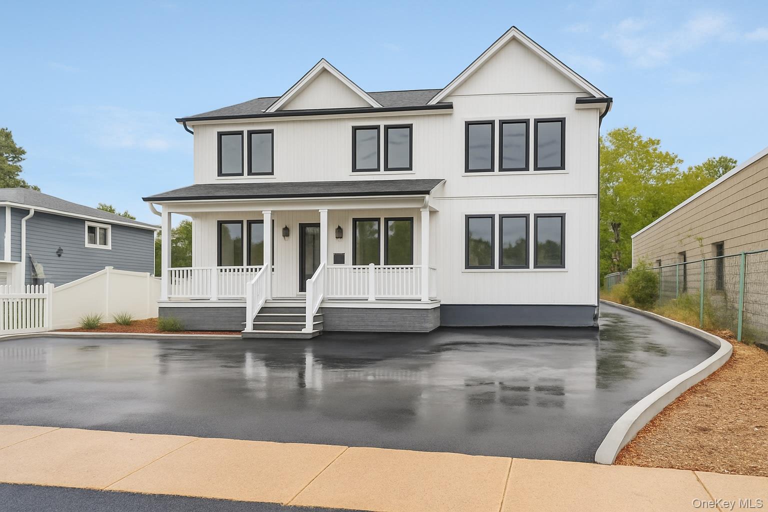 #1 photo, 437 Sunrise Highway, West Babylon , NY 11704