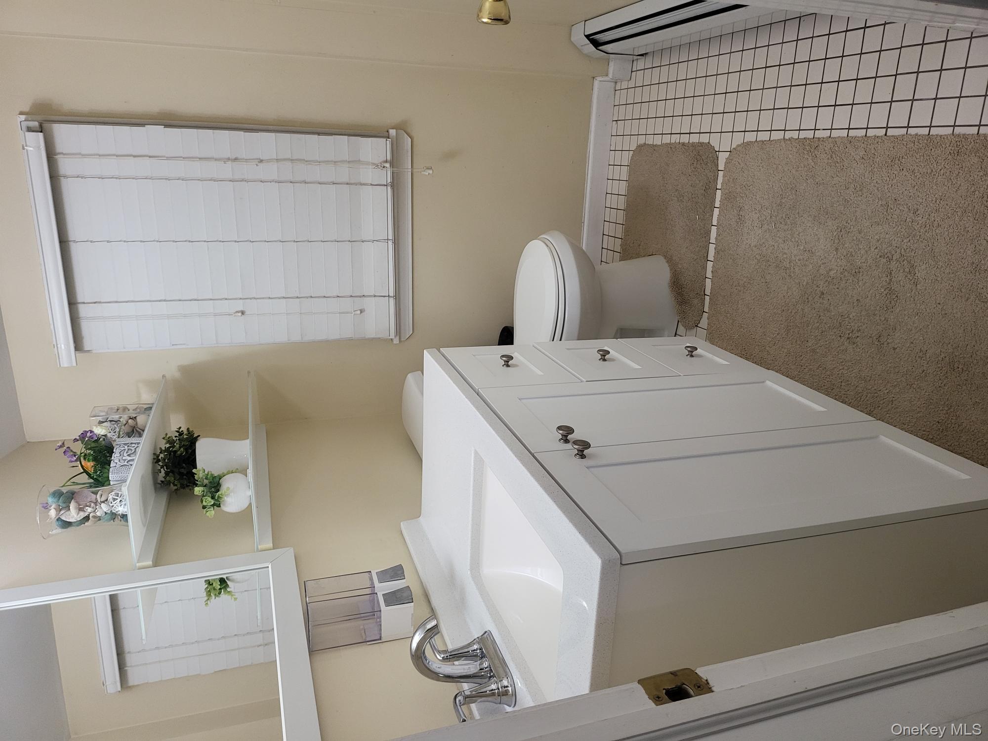 #13 photo, 61 Wheeler Road, सफ़ोक काउंटी Central Islip , NY 11722