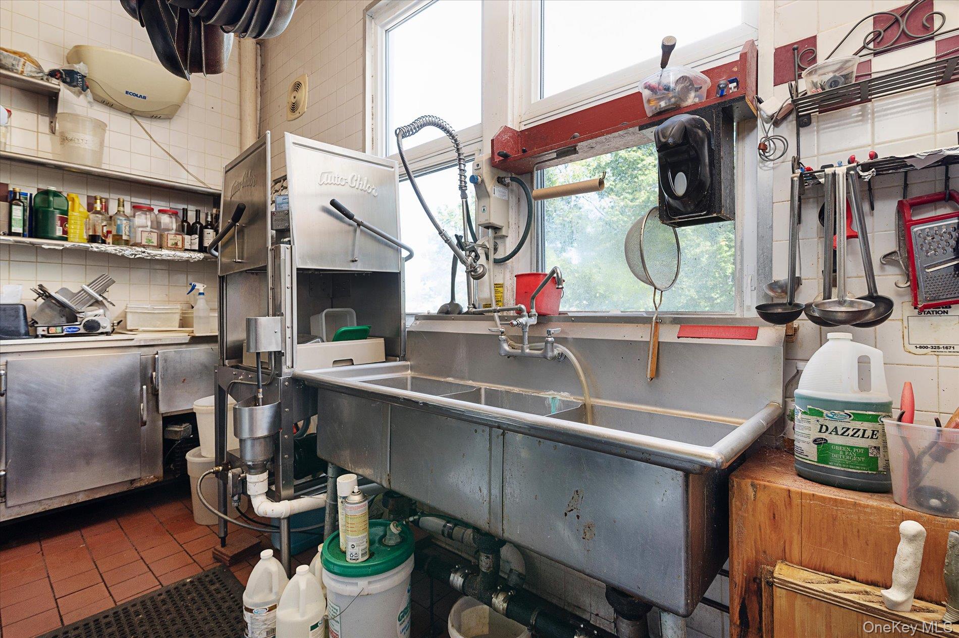 #15 photo, 8-12 Railroad Avenue, ナッソー郡 Glen Head , NY 11545